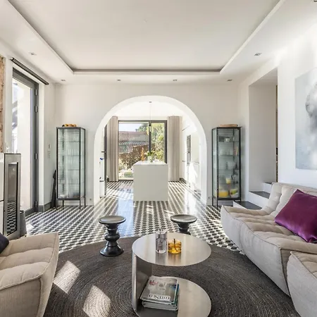 Margot ' Exceptional Place *